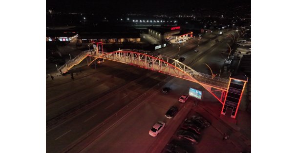 Üst geçitler, kadına şiddete karşı 'turuncu” renkle aydınlatıldı; Büyükşehir'den kadına şiddete karşı turuncu mesaj