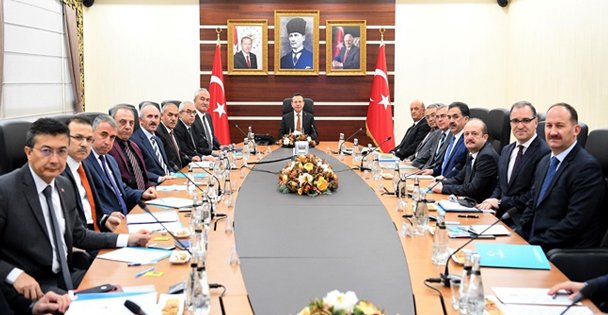 Vali, Aksoy Kaymakamları Topladı