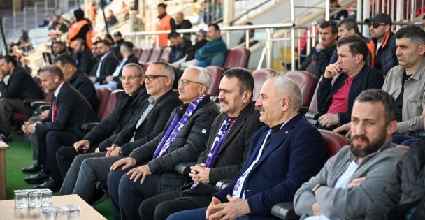 Vali Aktaş, Gebzespor  Adanaspor Karşılaşmasını İzledi