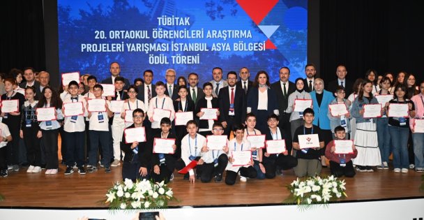Vali Aktaş, TÜBİTAK 20 Ortaokul Öğrencileri Araştırma Projeleri Yarışması Ödül Törenine Katıldı