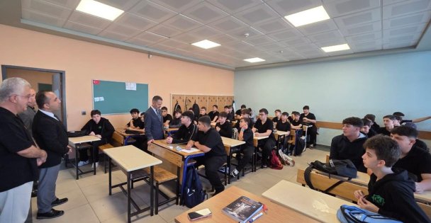 Vali İlhami Aktaş, Güne Okul Ziyaretleri ile Başladı
