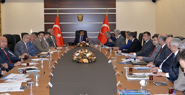 Vali Şube Başkanlarını topladı