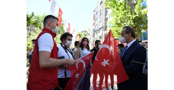 Vali Yavuz: 'Bayrak Şuurunu Dimdik Ayakta Tutmalıyız”
