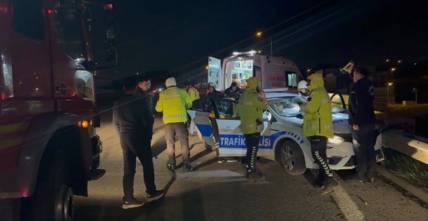 Vali Yavuz, kaza yapan polislerin sağlık durumlarının iyi olduğunu açıkladı