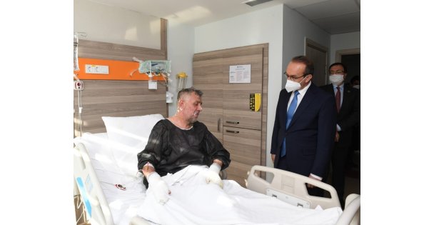 Vali Yavuz,  Yaralanan İşçileri Ziyaret Etti