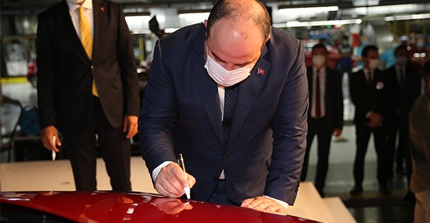 Varank, otomobile imza attı