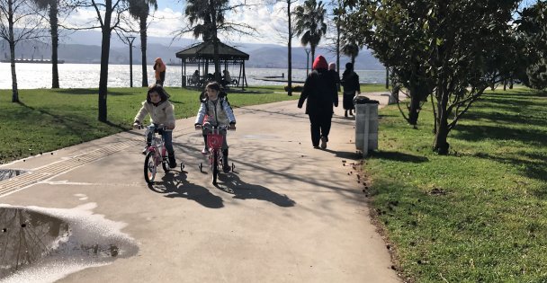 Vatandaş bahardan kalma günün tadını çıkardı