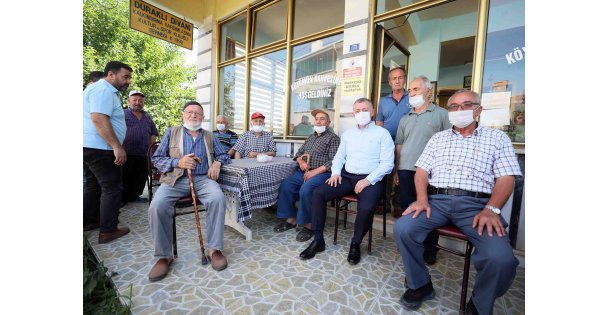 'Vatandaşlarımızla göz göze, diz dizeyiz''