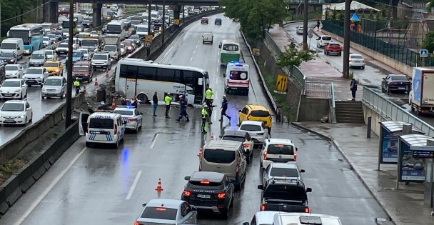 (VİDEOLU) 6 İşçi Yaralanmıştı, Midibüsün Kaza Anı Kamerada