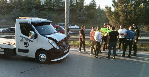 (VİDEOLU) E-5'Te Çekicinin Çarptığı Yayanın İki Bacağıda Kırıldı