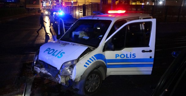 (VİDEOLU) Polis Aracı İle Otomobil Çarpıştı: 1'I Polis 2 Yaralı