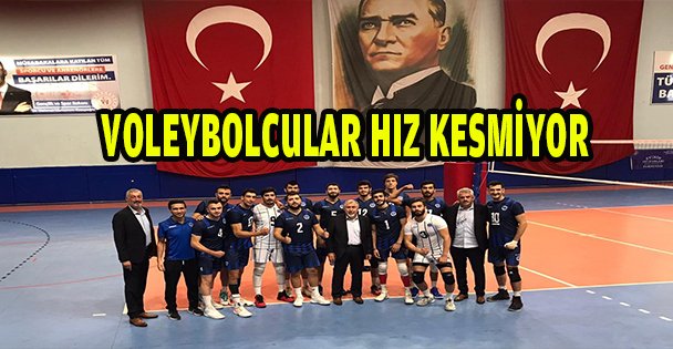 Voleybolcular hız kesmiyor