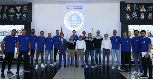 Voleybolda imzalar atıldı