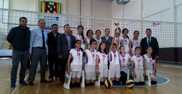 Voleybolda Tahsin Tarhan'dan çifte başarı