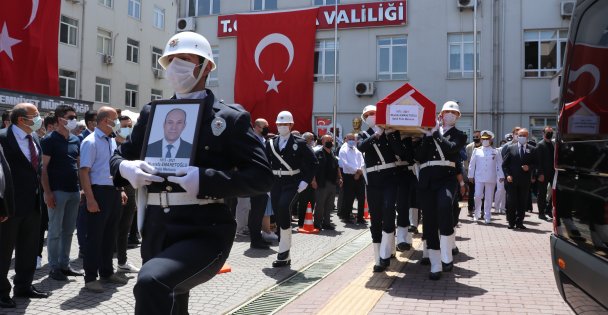 Yalova'da Uygulama Noktasında Aracın Çarptığı Polis Memuru Şehit Oldu