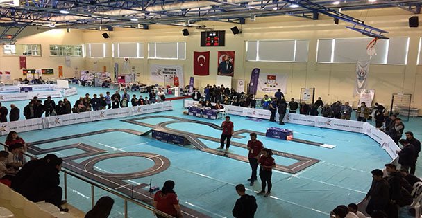 Yaratıcı Ruhlar Robotlarını GTÜ'de yarıştıracak