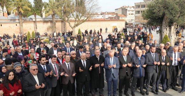 Yardım Tırı Gebze'den Dualarla Uğurlandı