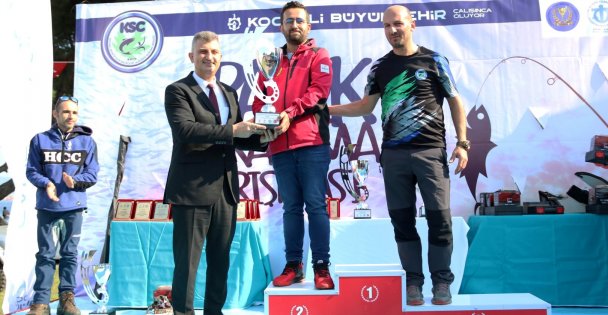 Yarışmada 1.240 Balık Oltayla Yakalandı
