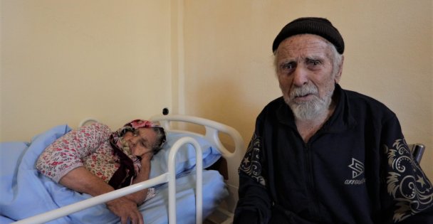 Yaşlı çift Büyükşehir'e emanet