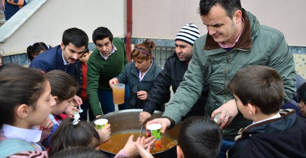 Yavuz Selim'de Çanakkale menüsü dağıtıldı