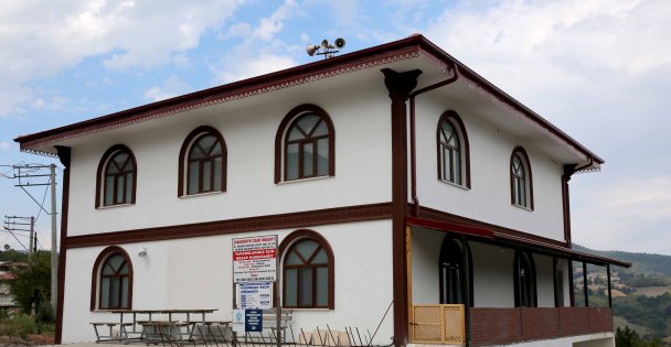 Yeni cami Mamuriye'ye çok yakıştı