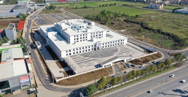 Yeni Emniyet Müdürlüğü Binasında Çevre Düzenlemesi