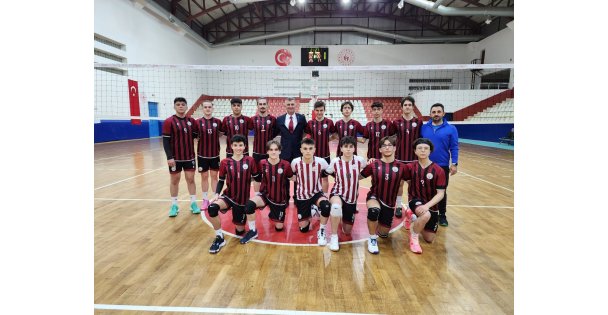 Yeni kurulan voleybol takımı, ilk maçından galibiyetle ayrıldı