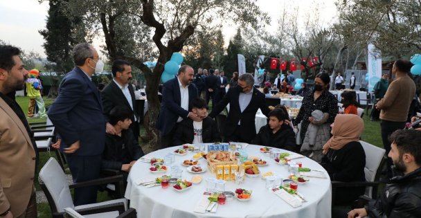 Yetim Çocuklarla Birlikte İftar