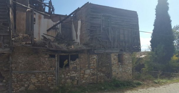 Yıkılmadan önlem alınmalı!