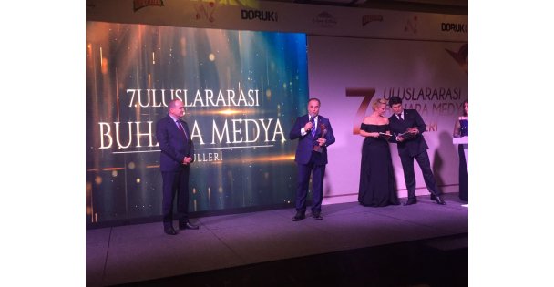 'YILIN SANAYİ VE ÜRETİME KATKI ÖDÜLÜ” VAHİT YILDIRIM'A VERİLDİ
