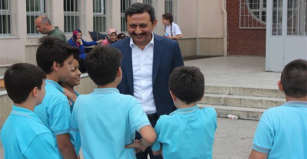Yılmaz İlkokulu'na gitti!
