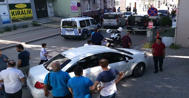 Yol vermeme kavgasında silahla vurulan genç öldü