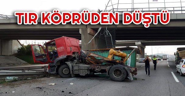 Yoldan Çıkan Tır Köprüden Düştü