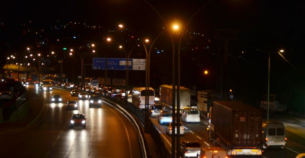 Yollarda bayram tatili yoğunluğu