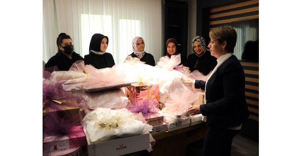 Yuva kuracak ihtiyaç sahibi kızların çeyizini gönüllüler hazırlıyor