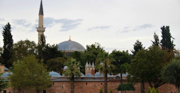 ZEKÂT VE İNFAK:İSLAM'IN KARDEŞLİK KÖPRÜSÜ (Cuma Hutbesi)