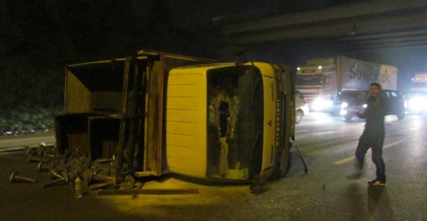 Zincirleme Trafik Kazası 1 Yaralı